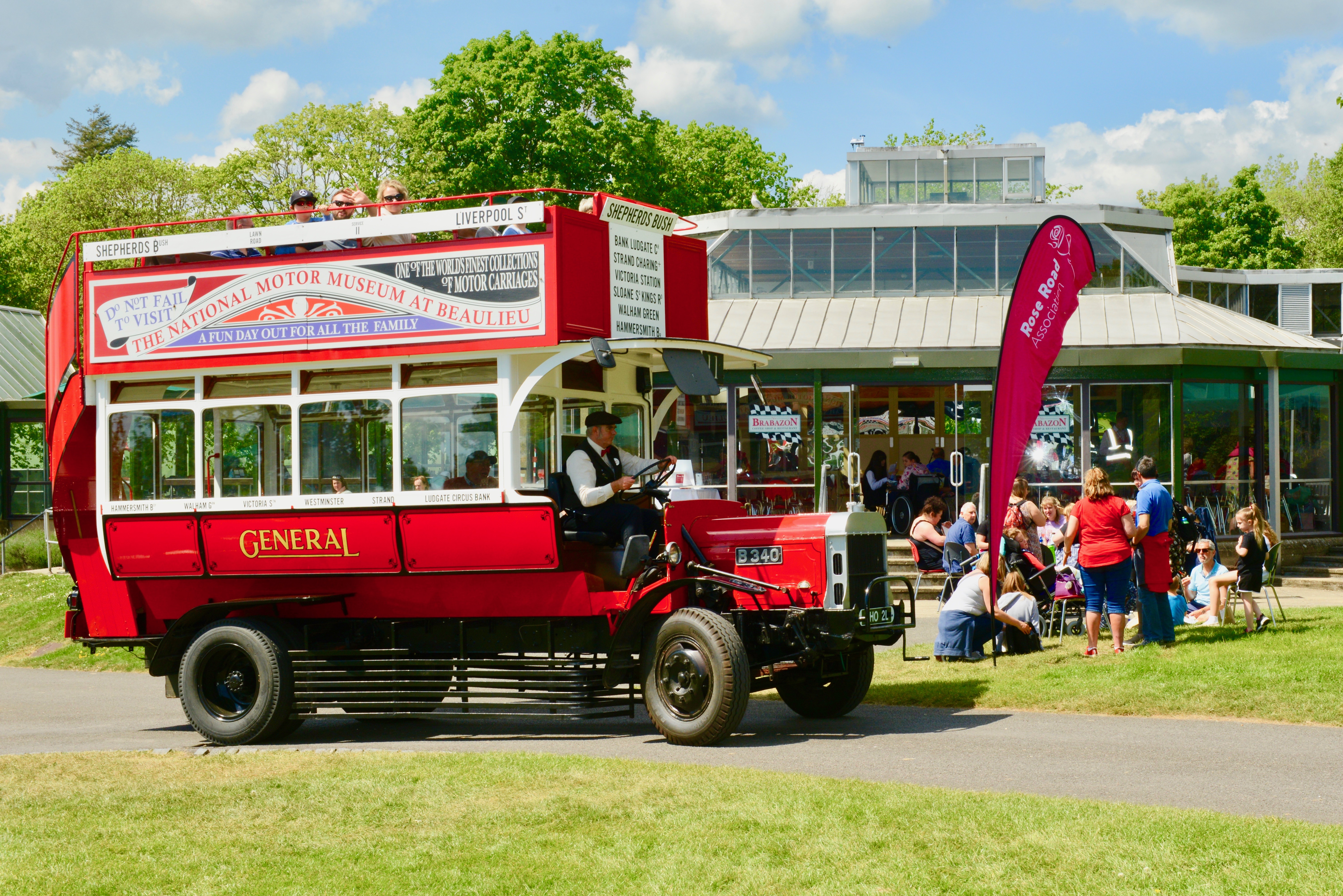 Beaulieu picnic scene